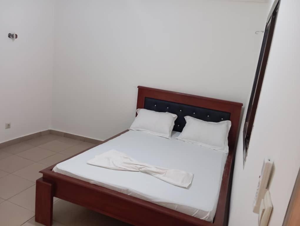 Complexe M Apartment Yaoundé Екстериор снимка